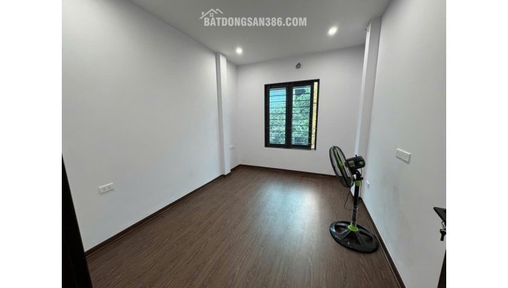 BÁN NHÀ PHƯỜNG ĐỊNH CÔNG, QUẬN HOÀNG MAI, Ô TÔ VÀO NHÀ 51M2 4 TẦNG 11,5 TỶ